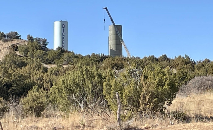 TAP TOPPING OUT
