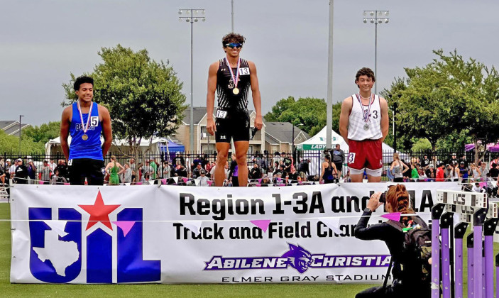 Sean Stanaland, 800m run Regional champion