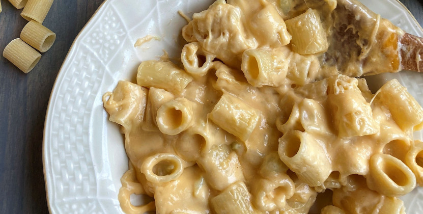 SAYCHEESE! Whereveryoulive,youcangetgreatmacaroni-and-cheeseresultswithjustafewbasicingredients. | ANGELINALaRUEPHOTO