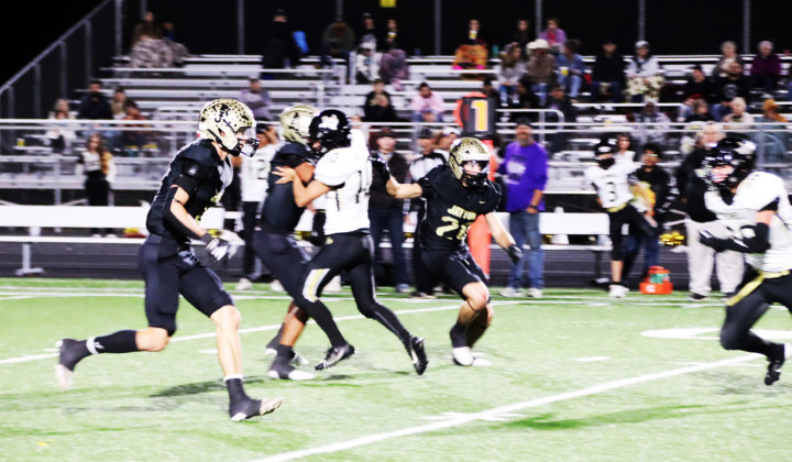 9 IN A ROW The Jayton Jaybirds won their ninth consecutive bi-district playoff game last week. This week, they face Blackwell in the Area championship Thursday, Nov. 21 at 6:30 p.m. in Hermleigh. | JAYTON YEARBOOK PHOTO