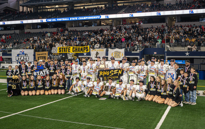 CHECK THE TEXAS SPUR ON FACEBOOK FOR MORE GAME PHOTOS • NOAH FIERROS, PHOTOGRAPHER