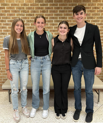 STATEBOUNDINACCOUNTING The Jayton accounting team won the Regional UIL meet and is heading to State competition. Daylee Chisum placed 1st, and Zech Mosley placed 5th, individually. | COURTESY PHOTO