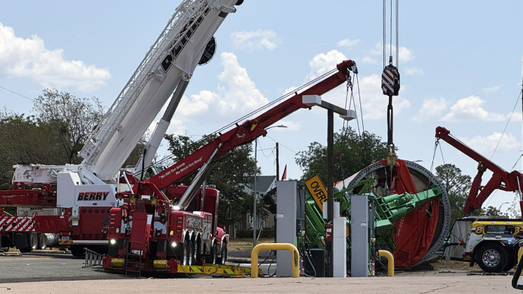 DOZENS OF WORKERS, two heavy-duty wreckers, and a large crane were required to right Friday’s rollover. Recovery crews worked from dawn to dusk on Saturday, and DickensTxDOT crews took over after that, repairing the roadway. MORE PHOTOS, PAGE 6. | THE TEXAS SPUR