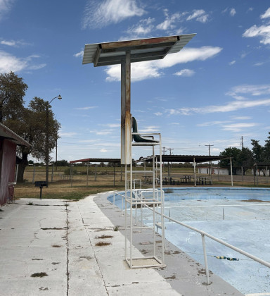 POOL’S PAST Paducah had to shut its municipal swimming pool down in 2019 when a leak appeared to indicate voids beneath the concrete. A fund-raising campaign for a new pool began in 2021. | COURTESY PHOTOS