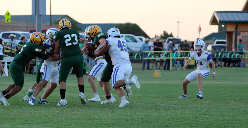 DOGS VS. DOGS THIS WEEK Spur’s Bulldogs are fired up to take on the Throckmorton Greyhounds Friday night, Sept. 18, for Homecoming. | COURTESY PHOTOS DOGSVS. DOGSTHISWEEK Spur’s Bulldogs are fired up to take on theThrockmorton Greyhounds Friday night, Sept. 18, for Homecoming. | COURTESY PHOTOS