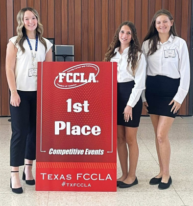STATE BOUND Spur had a few students compete in the FCCLA competition Friday. Congratulations go to the Spur participants on making it to state. Honors include Paisley Smith and Allie Weiser, 1st place, Entrepreneurship; Saegan Molina andWeslyn Givens, 1st place, Professional Presentation; Dana Parnell, 5th place, Focus on Children. All five of Spur’s FCCLA students will compete in Dallas for State FCCLA. | COURTESY PHOTOS