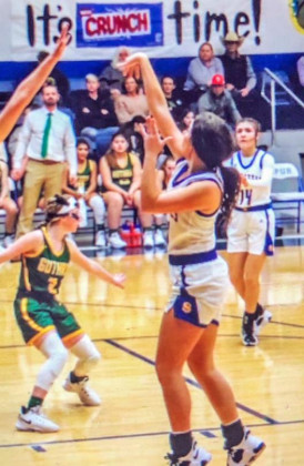 Spurettes host Lady Jays