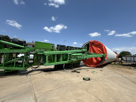 OVERSIZED LOAD OVERTURNS IN SPUR