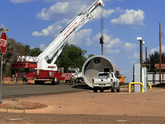 OVERSIZED LOAD OVERTURNS IN SPUR