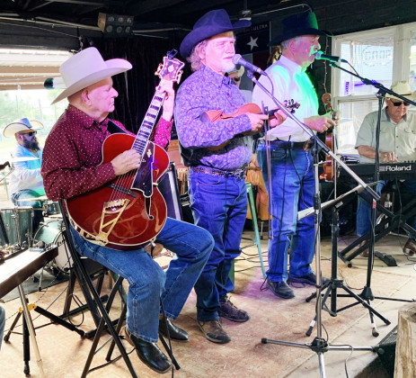 Singin’ in the rain: 53rd Bob Wills Day swings along swimmingly despite weather