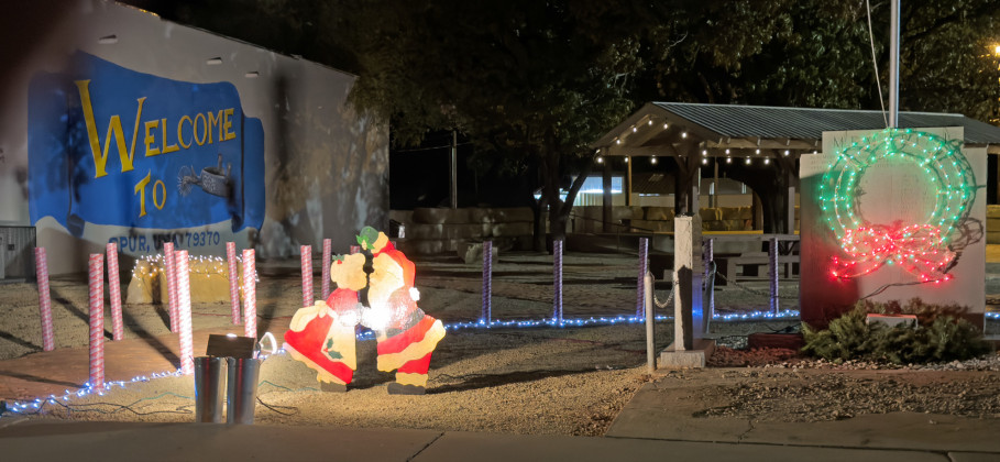 LIGHTED PATHS through Spur’s Rickels Park are some of the newly mounted holiday light fixtures along Burlington Avenue—thanks to the city’s volunteer parks committee, and to the Spur Chamber for lights on power poles. MORE PHOTOS, PAGE 4 | TEXAS SPUR