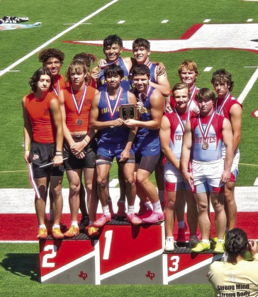 SPUR TRACKSTERS ADVANCE TO REGIONAL
