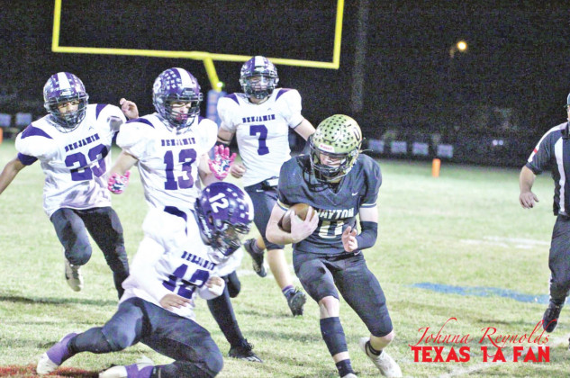 Jaybirds fight off Mustangs, 52–41