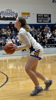 Spurette Kaygan Walker provided several exciting plays on both ends of the court in Spur’s district game withValley January 17.