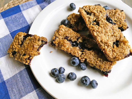 GRANOLA NUTRITION Granola is supposed to be healthy, but that's not always the case.This recipe offers a healthy treat. | ANGELINA LA RUE PHOTO