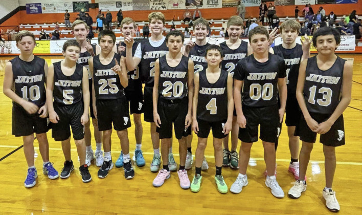 DISTRICT CHAMPS Congratulations go to Jayton’s junior high Jaybirds, who had a combined record of 20-3 and are the undefeated district champs. | COURTESY PHOTO