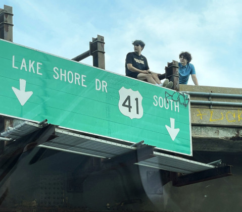 ON THE ROUTE there’s no telling what sights you’ll see—or from which viewpoints.