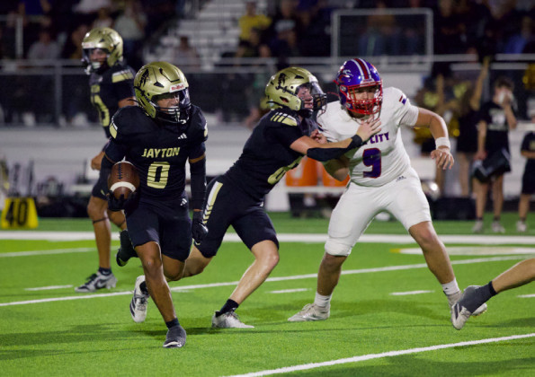 GRIDIRON DOMINANCE continues in Jayton with last Friday night’s Jaybird Homecoming victory over the Knox City Greyhounds. | SHERI BATY PHOTOS