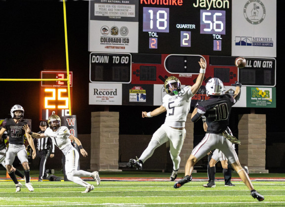 HIGH FIVE Jayton’s Brylen Bezner blocks a potential score by the Klondike quarterback. | COURTESY PHOTO