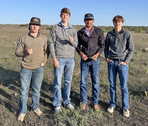 JAYTON HONORS The Jayton-Girard FFA Dairy Cattle and Range Judging Teams competed in Stephenville last week. Both teams qualified for State.The Dairy Cattle team of Remi Long, Sidney Hall, GriffReelandReeseRedford(aboveleft)took1stinArea;theRange team of Caleb Herzog, Kirby Miller, Ayden Salazar and Cutter Lee took 4th place in Area. | COURTESY PHOTOS