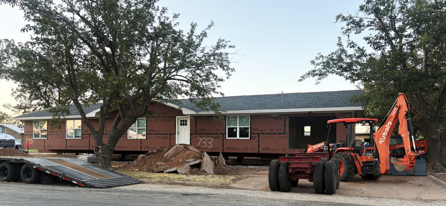 JGISD TEACHERAGE The first of two new Jayton-Girard ISD homes for schoolteachers and families was delivered to Jayton on the afternoon of August 28, 2026. The house builder is Hindman Ready Built Homes of Lubbock. The house mover is Madewell and Sons of Levelland. | COURTESY PHOTO