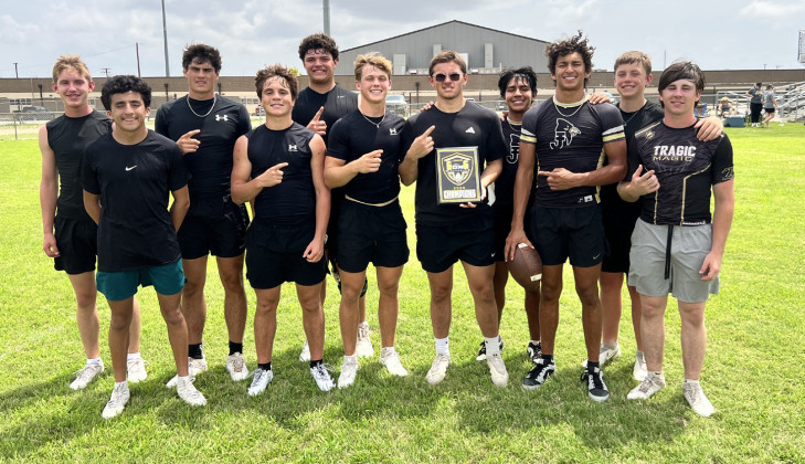 JAYBIRDS FLY AWAY WITH WIN The Jayton Jaybirds were crowned champions in the Loraine 6 on 6 Classic held July 12 at Johnson Field in Loraine. Jayton defeated Loraine, 44-19, in the title game. | COURTESY PHOTOS