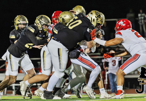 COOPER SPRAY BIG GUYS ON D Jayton’s defensive line got the job done for the Jaybirds Friday night, turning their opponents—and the tide—to corral the Cowboys in a 68–18 victory. The Jaybirds face the Benjamin Mustangs Friday night, Nov. 28, in the quarterfinal playoff, 6:30 in Hermleigh. | COURTESY PHOTOS