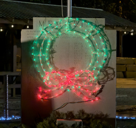 SPOTLIGHT ON HOLIDAY DECORATIONS IN DOWNTOWN SPUR