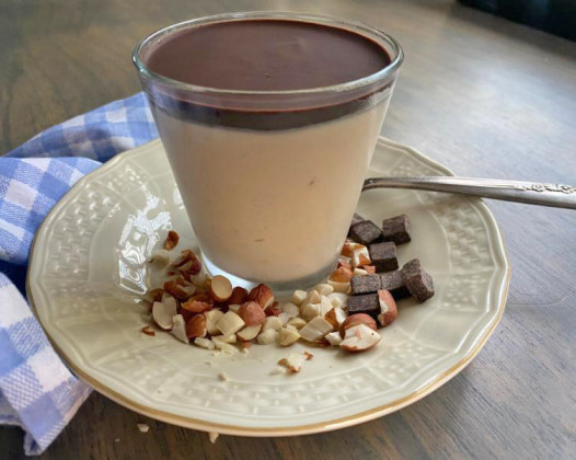 YUMMY YOGURT CUP This yogurt cup could be layered with slices of bananas, chopped peanuts or almonds—or a few semi-sweet chocolate chips could be stirred in. | ANGELINA LaRUE PHOTO
