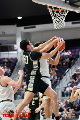 OVERTIME WIN The defending state champion and top-ranked Jayton Jaybirds defeated the No. 2 Gordon Longhorns in an overtime nail-biter 47-42 to claim the Class 1A Division 2 area championship Friday night in a packed Moody Coliseum on the campus of Abilene Christian University. | TEXAS 1A FAN