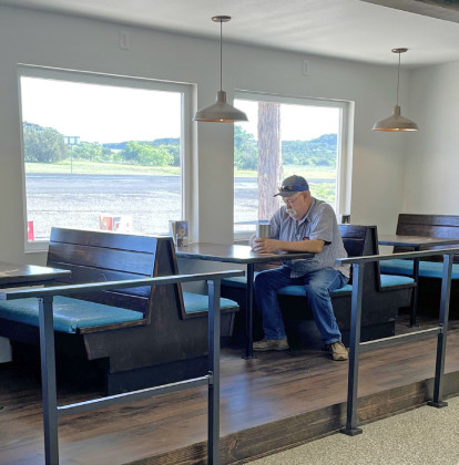 Lucee’s opens to crowds seeking fuel and fried chicken