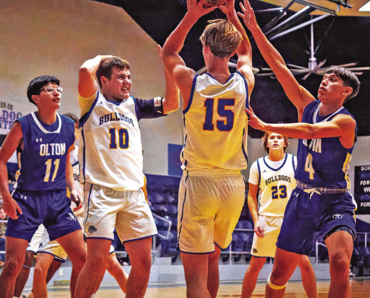 Bulldogs see action in Meadow Swishmas Tournament