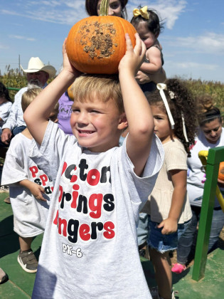 AMAZE-ING MAIZE Patton Springs ISD students enjoyed a field trip to the corn maze last week. | COURTESY PHOTOS