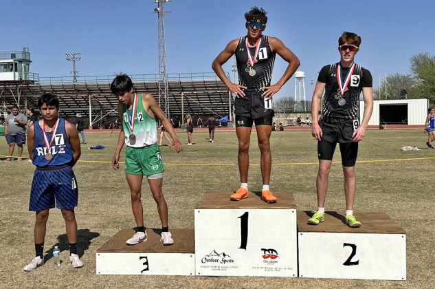Jayton qualifies multiple tracksters for Area meet