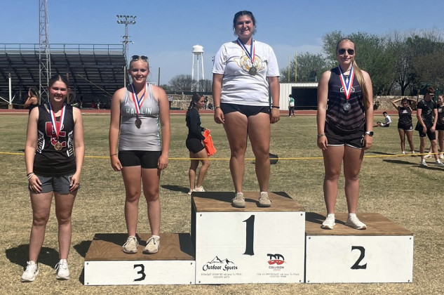 Jayton qualifies multiple tracksters for Area meet