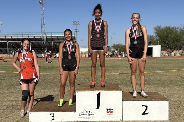 Jayton qualifies multiple tracksters for Area meet