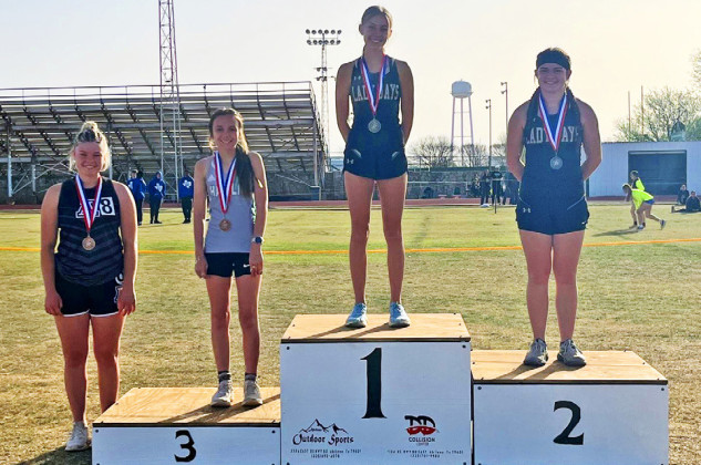 Jayton qualifies multiple tracksters for Area meet