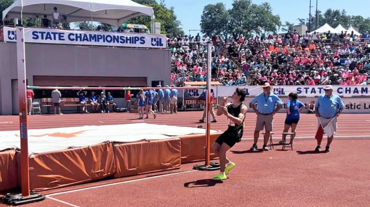 INTHE BOYS HIGH JUMP Jayton’s Colt Gentry finished 9th, with a jump of 5’10”. | COURTESY PHOTO
