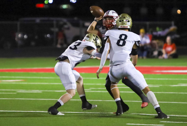 ONTHE COURT OR ONTHE GRIDIRON Jayton’s Jaybirds have proved they have the moves.The varsity football team, now 5–0, took down the 3–1 Hermeligh Cardinals 68–22 Friday night. This week the Jaybirds face Newcastle at home, 7:30 p.m. Oct. 4. | COURTESY PHOTO