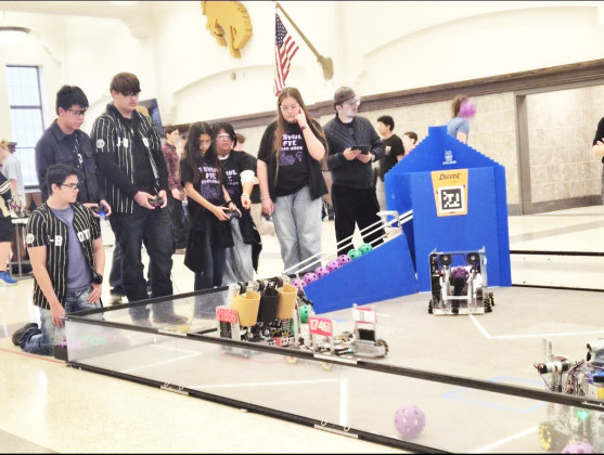 ROBOTICS HONORS Jayton’s JBots finished the weekend of robotics competition with a record of 4-1. This moves them up to the3rdrankedteamintheLubbockALeague. | COURTESYPHOTO