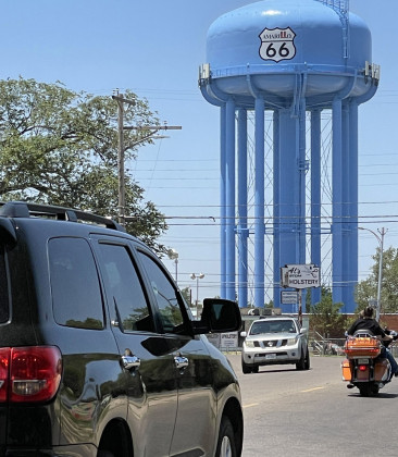 AMARILLO’S WATER TOWER guides drivers to the mile-long historic retail district between Georgia and Western. | THE TEXAS SPUR