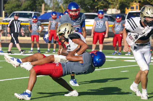 JAYTON SCRIMMAGE The Jayton Jaybirds hosted the Knox City Greyhounds last week for their first scrimmage of 2024. The Jaybirds finished 10-1 last year, losing only to the eventual State champion Benjamin Mustangs. The Jaybirds open their season August 29 against Westbrook. | SHERI BATY PHOTO