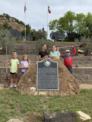 Dickens 4-H beautifies annex, Springs entry