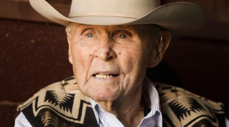 Famed cowboy Buster Welch laid to rest in Sweetwater