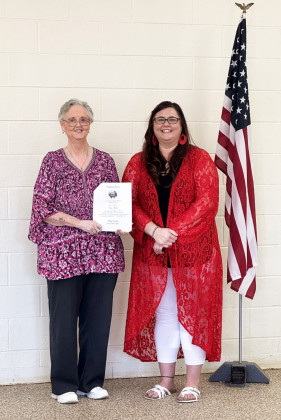Spur inducts Schmidt as mayor, thanks Jones for decade of service