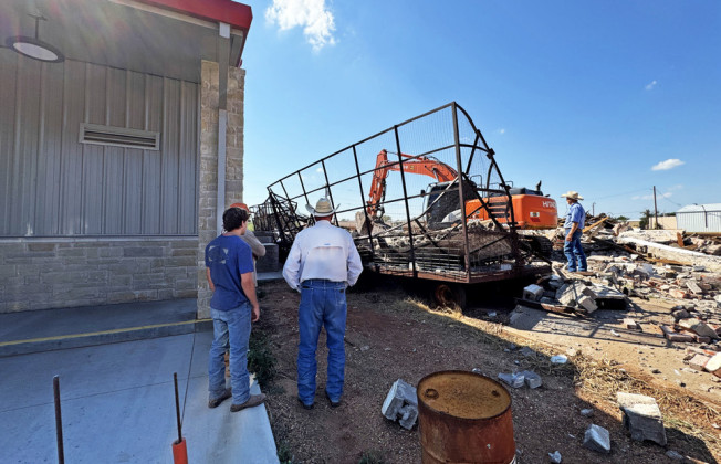 Demos former Wyatt’s Tractor building