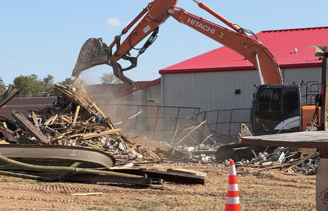 Demos former Wyatt’s Tractor building