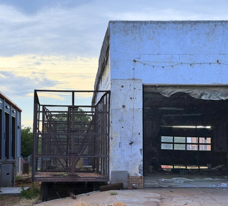 Demos former Wyatt’s Tractor building