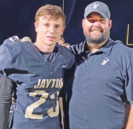 Jaybirds fight off Mustangs, 52–41