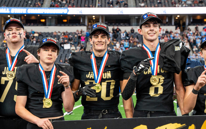 SPOTLIGHT ON STATE CHAMPION JAYTON JAYBIRDS PHOTOS BY CAMDEN REESE